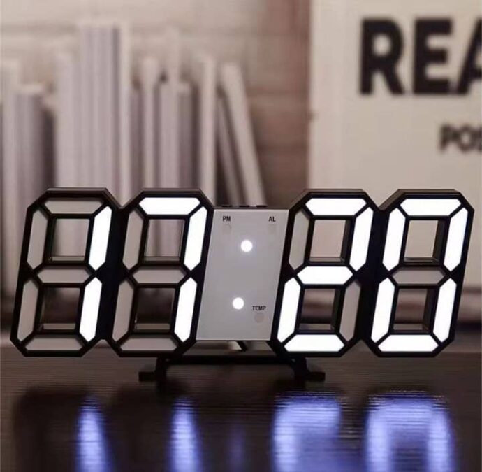 الساعة الرقمية العصرية LED متعددة الوظائف